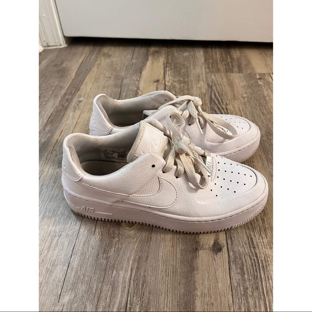 Nike Air Force 1 Sage Low size 7